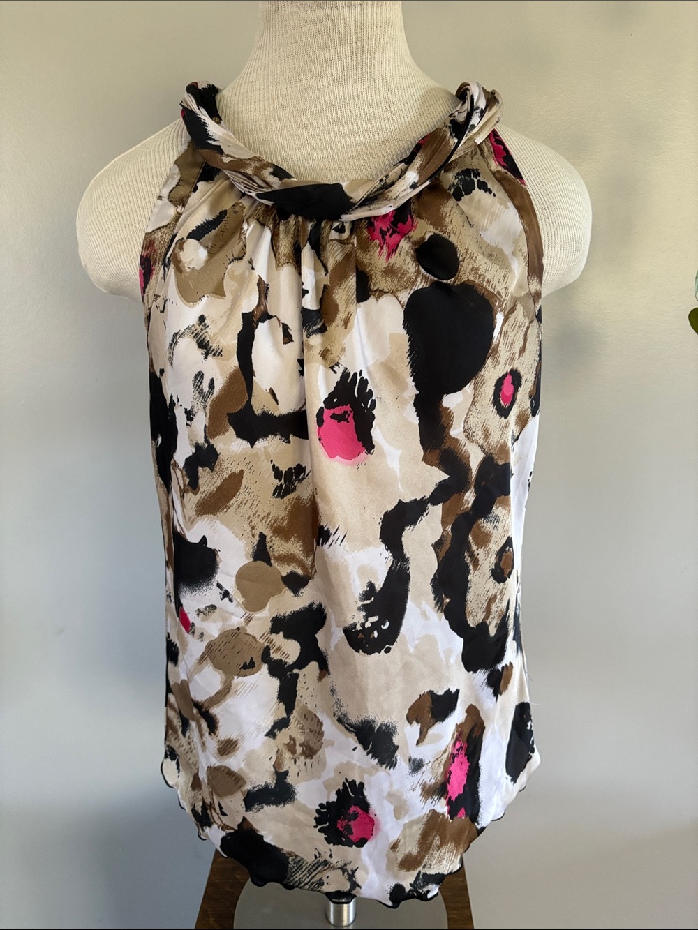Dress Barn Halter Neck Printed Camisole in Beige, Black & Pink